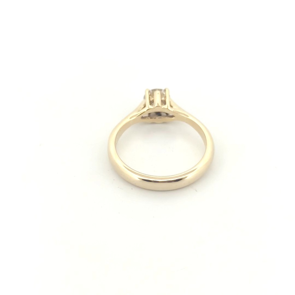 Anillo solitario catedral con 4 uñas