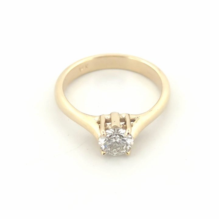 Anillo solitario catedral con 4 uñas